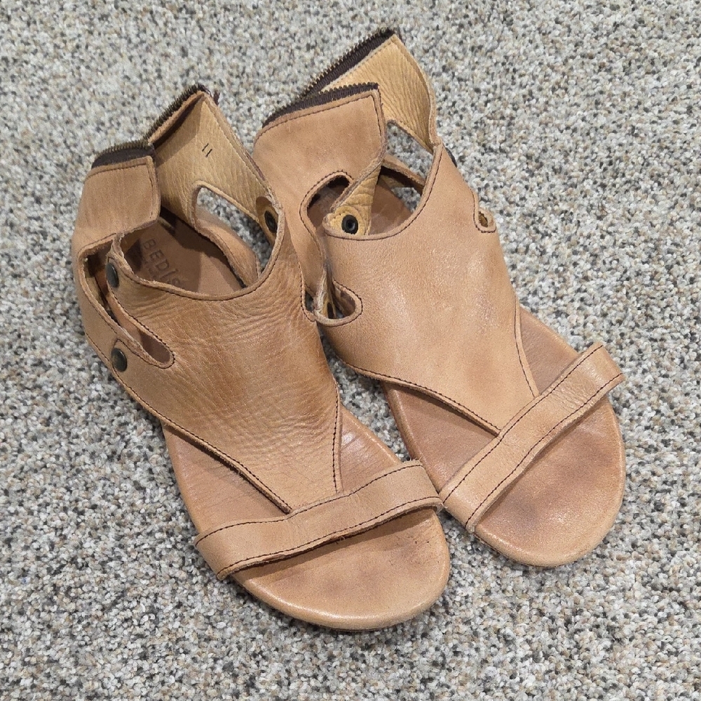 Women's Tan BED STU Sandals, size 11